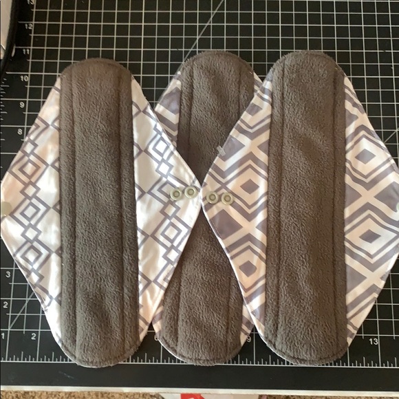 Bamboo Charcoal Menstrual pads - Picture 2 of 2